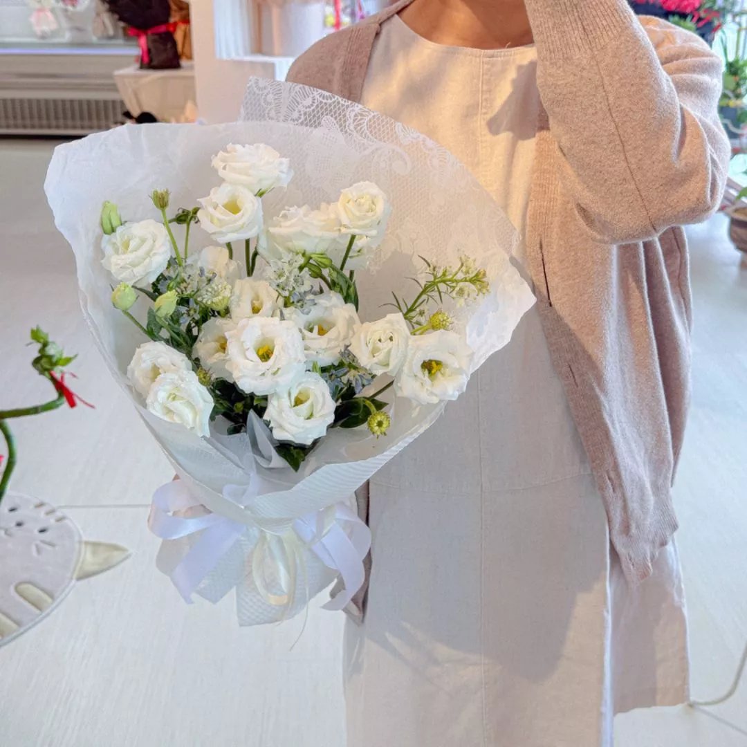 Fresh Flower Bouquet | White Mist