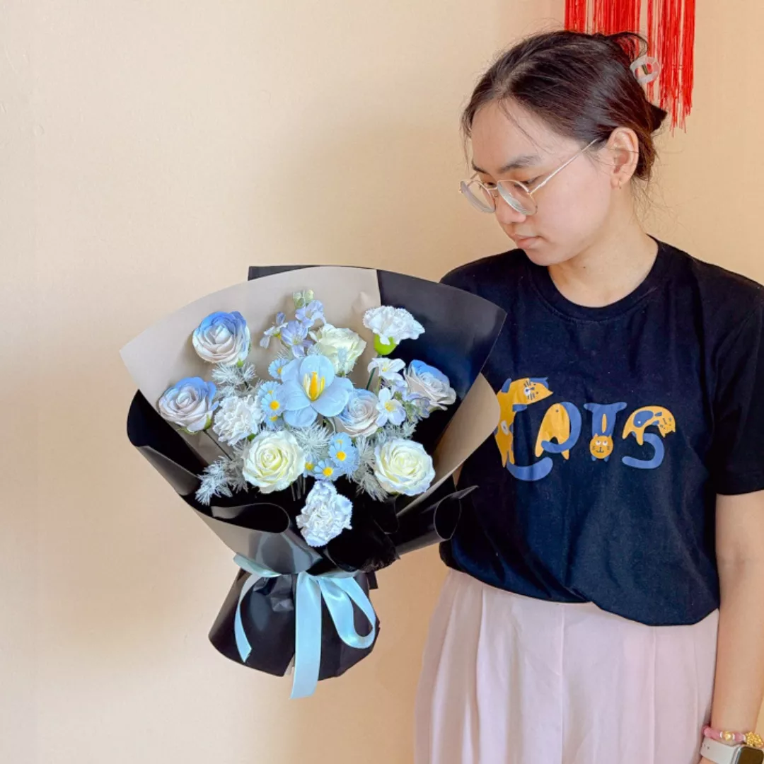 Soap Flower Bouquet | Luna Blue