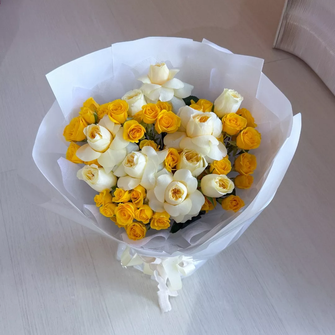 Fresh  Flower Bouquet | Cream Cup Rose (Pre-Order)