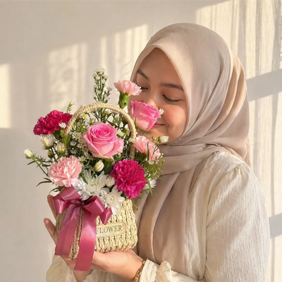 (2026 MOTHER'S DAY SPECIAL) Nurhampers Blush Garden Flower Basket