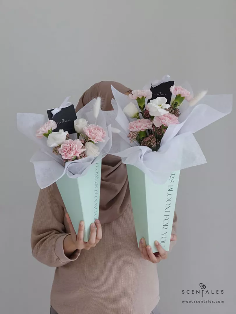 Scentales Letters to Mum Carnation Flower Bouquet (Pink)