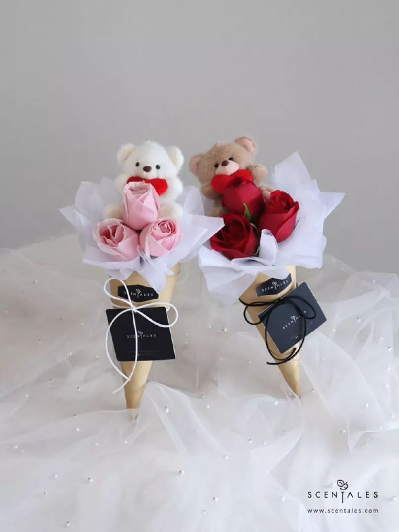 (2026 Valentine’s Day Special) Scentales Bear-y in Love Petite Flower Bouquet