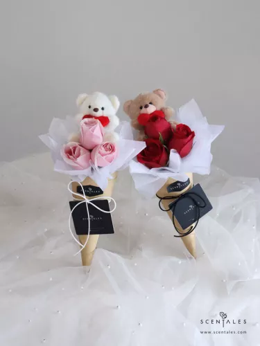 (2026 Valentine’s Day Special) Scentales Bear-y in Love Petite Flower Bouquet