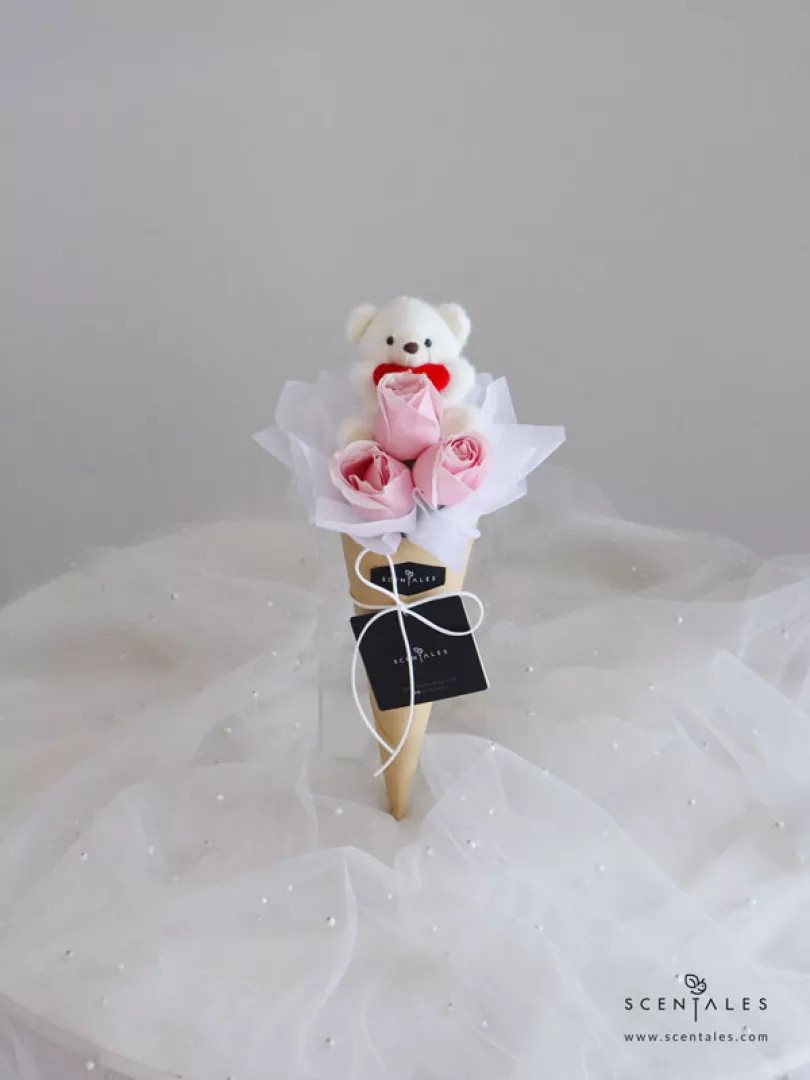 (2026 Valentine’s Day Special) Scentales Bear-y in Love Petite Flower Bouquet