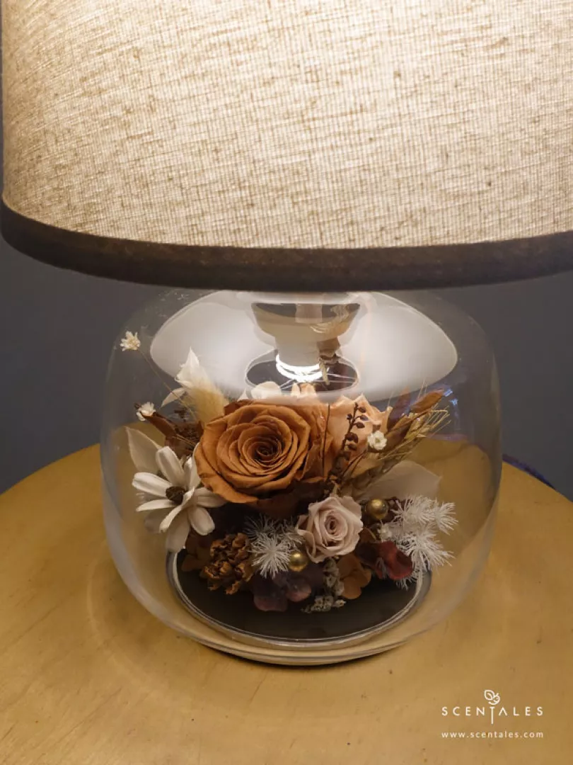 (2026 Valentine’s Day Special) Scentales Stay Awhile Preserved & Dried Flower Glass Table Lamp
