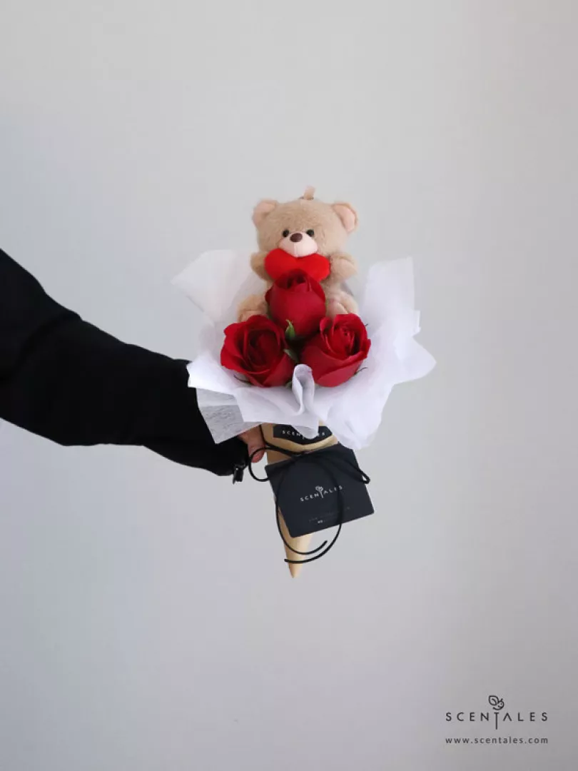 (2026 Valentine’s Day Special) Scentales Bear-y in Love Petite Flower Bouquet