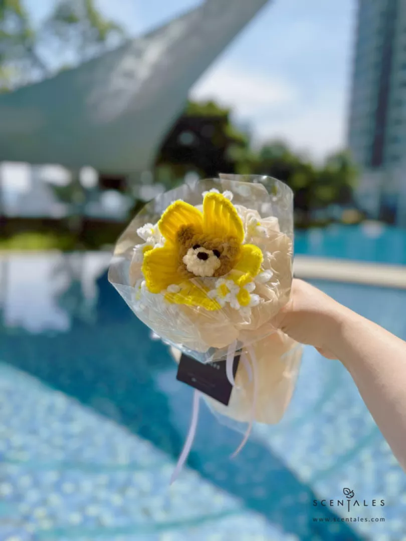 (2026 Valentine’s Day Special) Scentales Sunshine Hugs Twisting Stick Petite Flower Bouquet