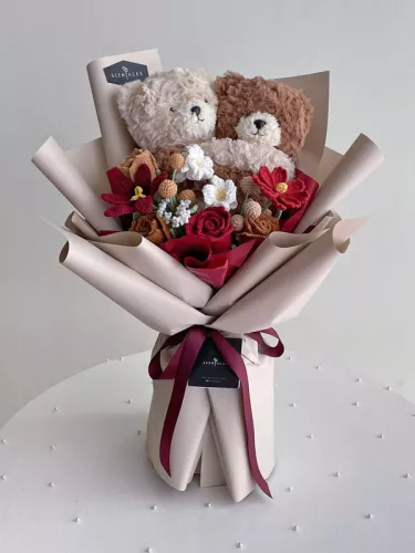 (2026 Valentine’s Day Special) Scentales Bear Hug Crochet Flower Bouquet