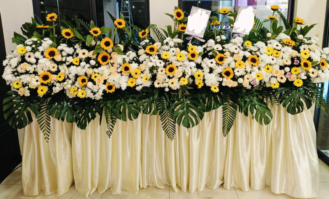 Condolence Stand