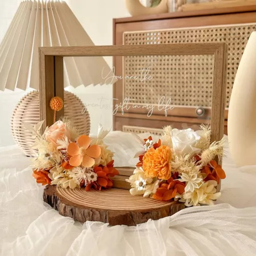 Ember Preserved Flower Frame