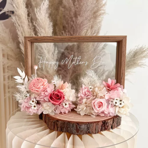 Gloria Preserved Flower Frame