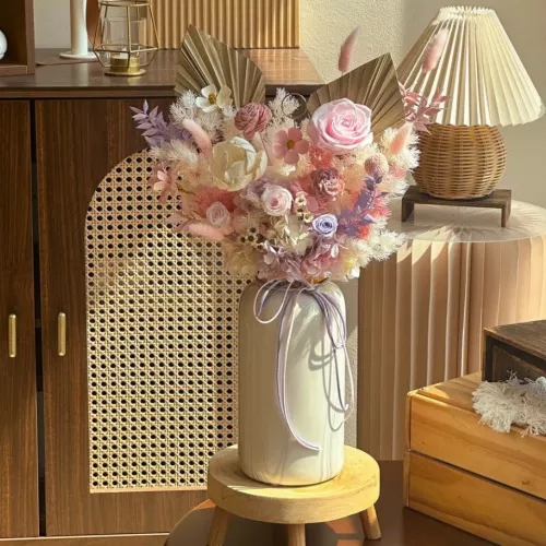 Zuri Preserved Flower Vase