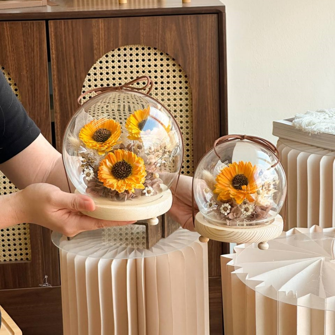 Villy Preserved Flower Globe 