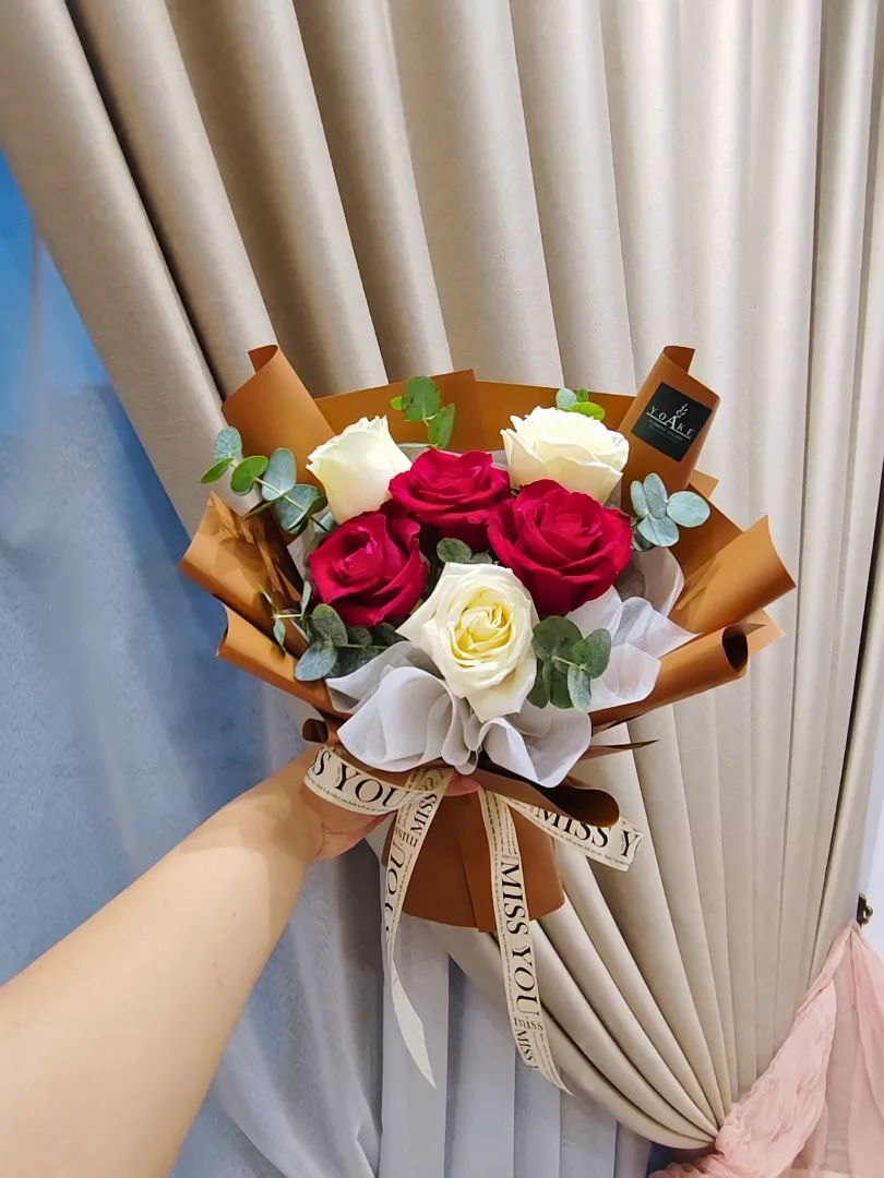 Sweet Lover - Valentine's Day Bouquet (Fresh Flower)