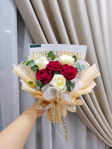 Love Sensation - Valentine's Day Bouquet (Fresh Flower)