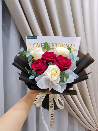 Every Love - Valentine's Day Bouquet (Fresh Flower)