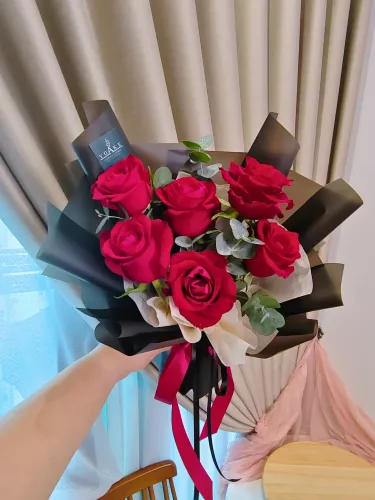 The Date - Red Rose Flower Bouquet (Fresh Flower)