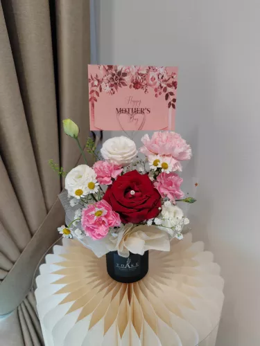 Red Beauty - Mini Fresh Flower Box 