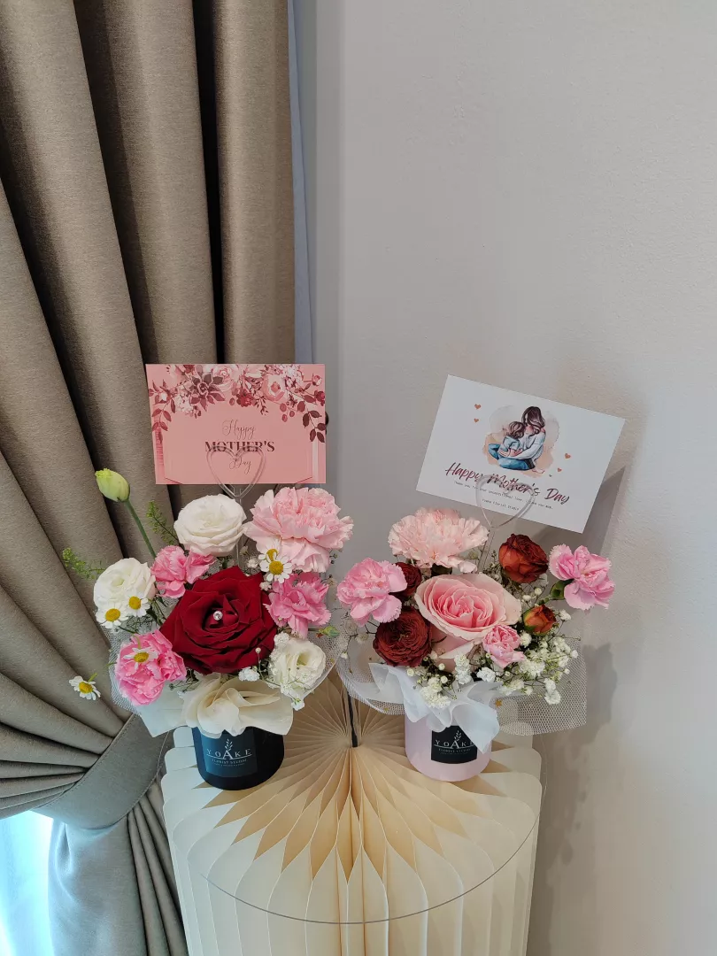 Red Beauty - Mini Fresh Flower Box 
